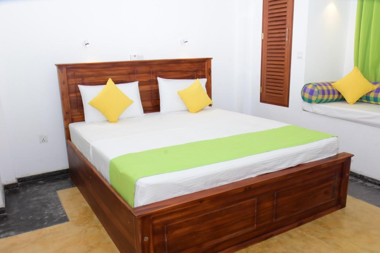 Blue Water Hikkaduwa Villa Exterior photo