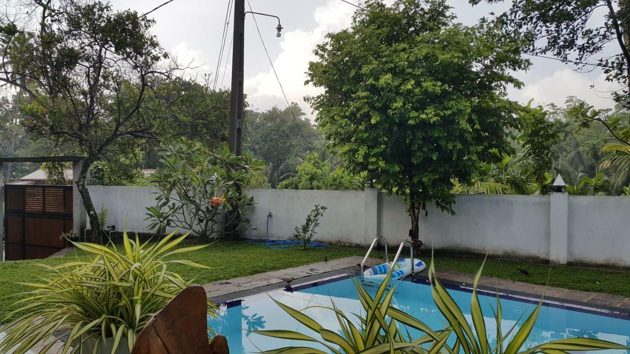 Blue Water Hikkaduwa Villa Exterior photo