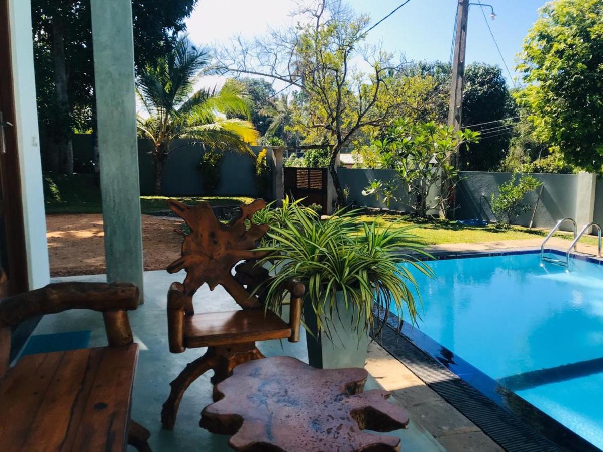 Blue Water Hikkaduwa Villa Exterior photo